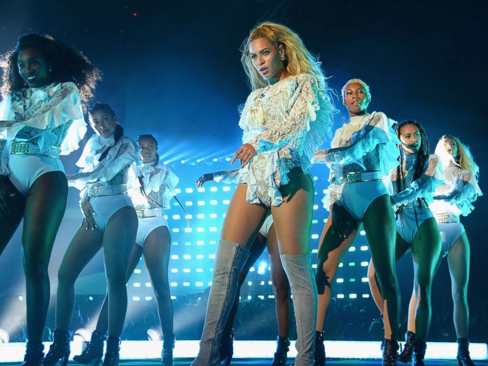 PHOTO: Beyonce performs on stage during The Formation World Tour at Levis Stadium on Sept. 17, 2016 in Santa Clara, Calif.
