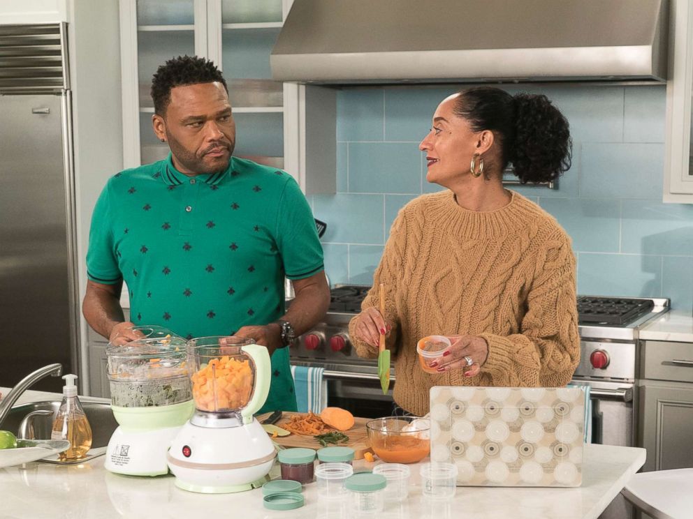 PHOTO: Anthony Anderson, Tracee Ellis Ross in an episode on black-ish, Jan. 16, 2018, on The ABC Television Network.