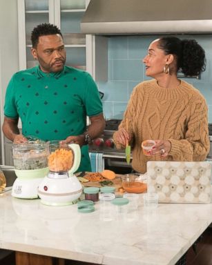 PHOTO: Anthony Anderson, Tracee Ellis Ross in an episode on "black-ish," Jan. 16, 2018, on The ABC Television Network.