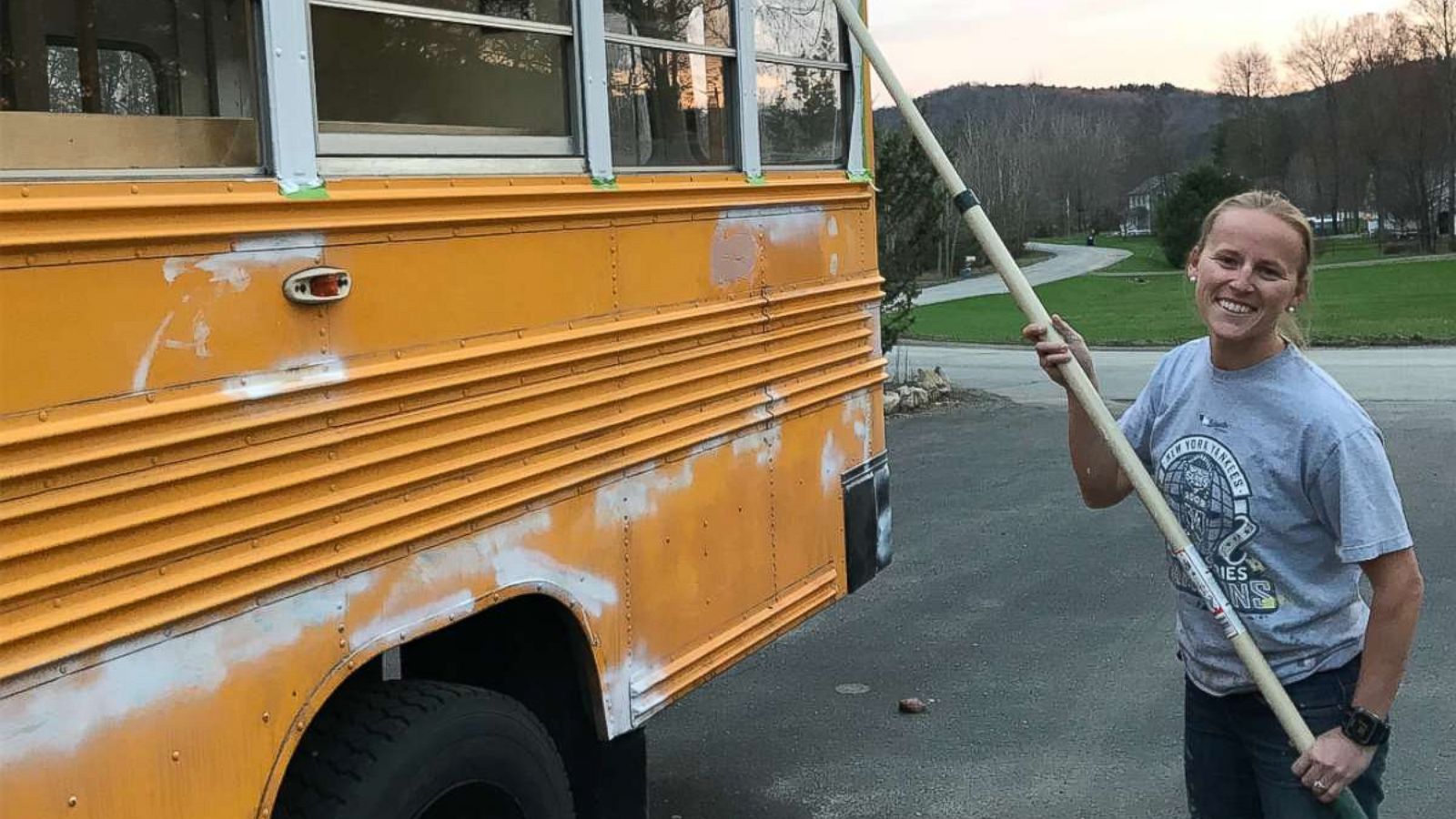 PHOTO: Andrew and Steph MacArthur turned an old school bus into an amazing home on wheels over nine months.