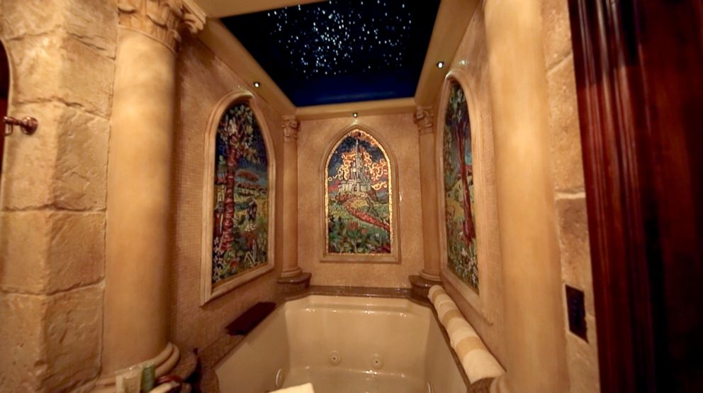 PHOTO: A look inside the Cinderella Castle suite at Walt Disney World.