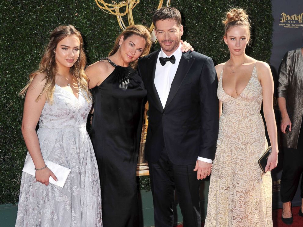 PHOTO: Harry Connick, Jr., wife Jill Goodacre and daughters arrive at the 44th Annual Daytime Emmy Awards at Pasadena Civic Auditorium, April 30, 2017, in Pasadena, Calif.