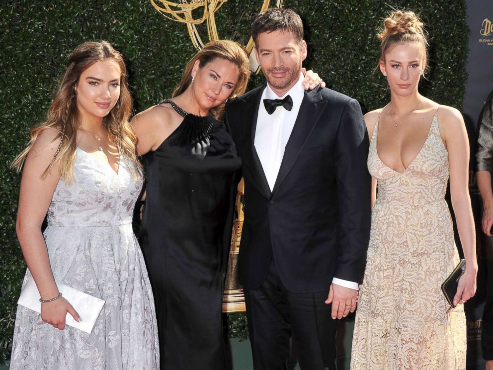 PHOTO: Harry Connick, Jr., wife Jill Goodacre and daughters arrive at the 44th Annual Daytime Emmy Awards at Pasadena Civic Auditorium, April 30, 2017, in Pasadena, Calif.