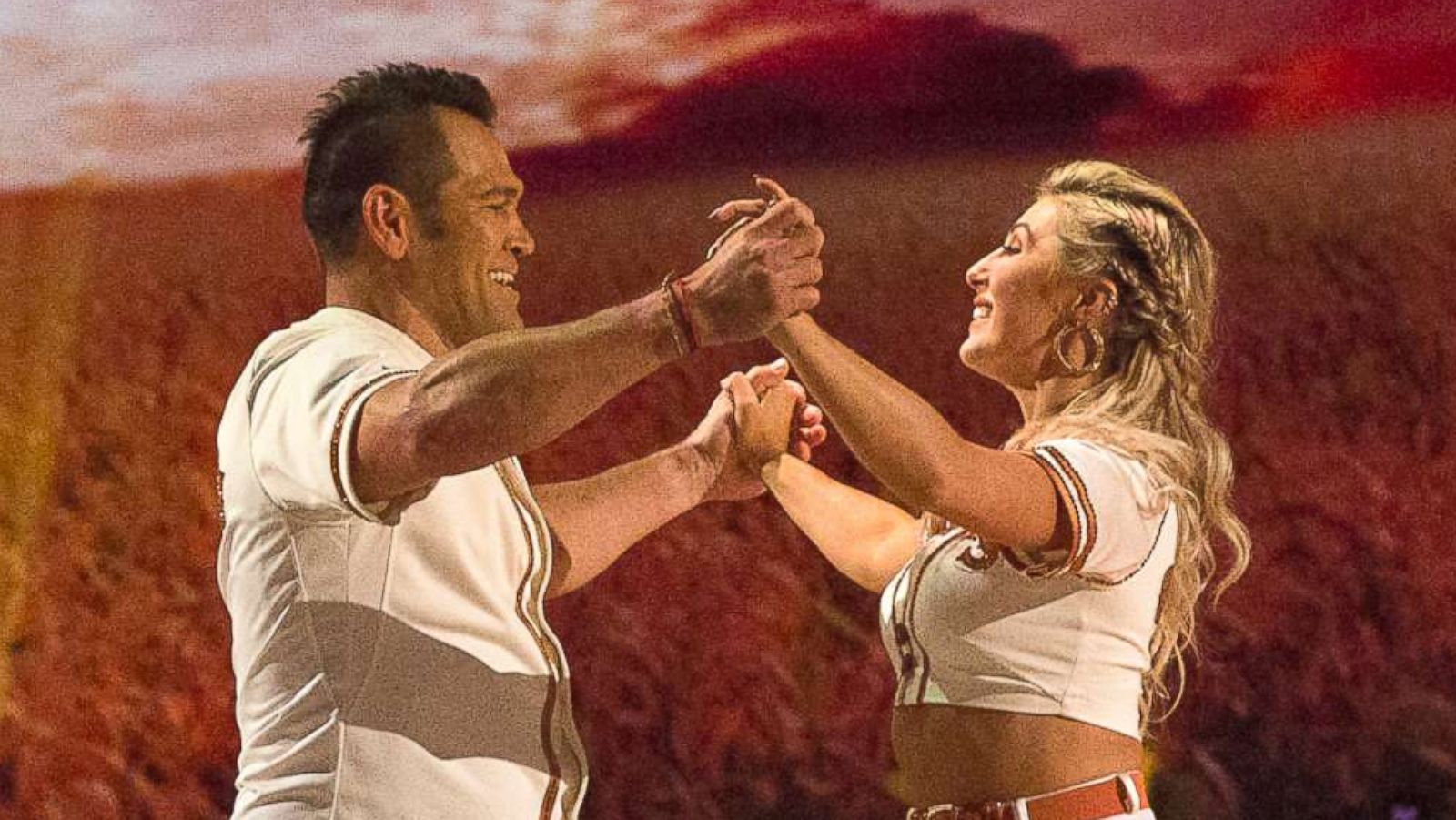 PHOTO: Johnny Damon and his partner Emma Slater perform on the season premiere of "Dancing with the Stars: Athletes," April 30, 2018.