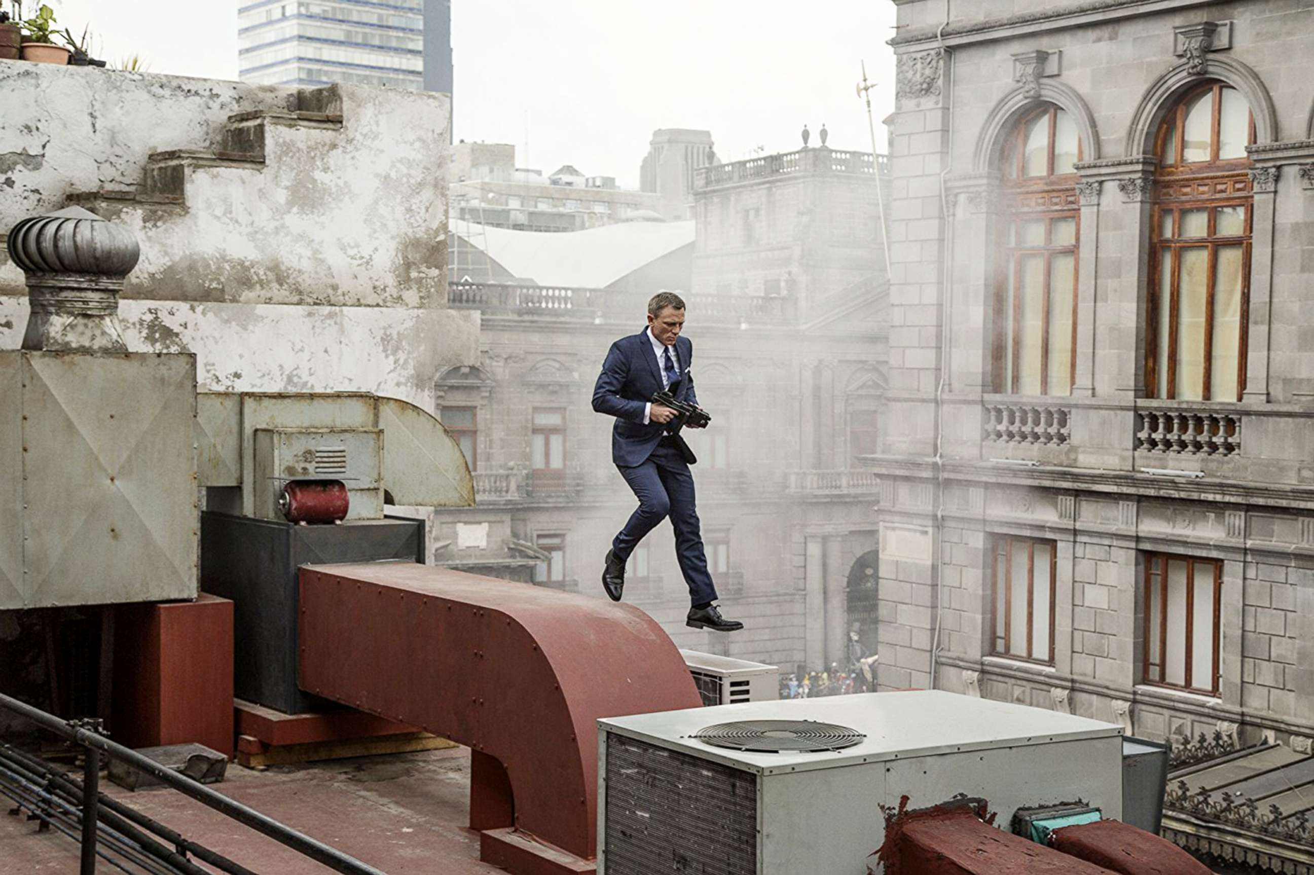 PHOTO: Daniel Craig appears in a scene from "Spectre."