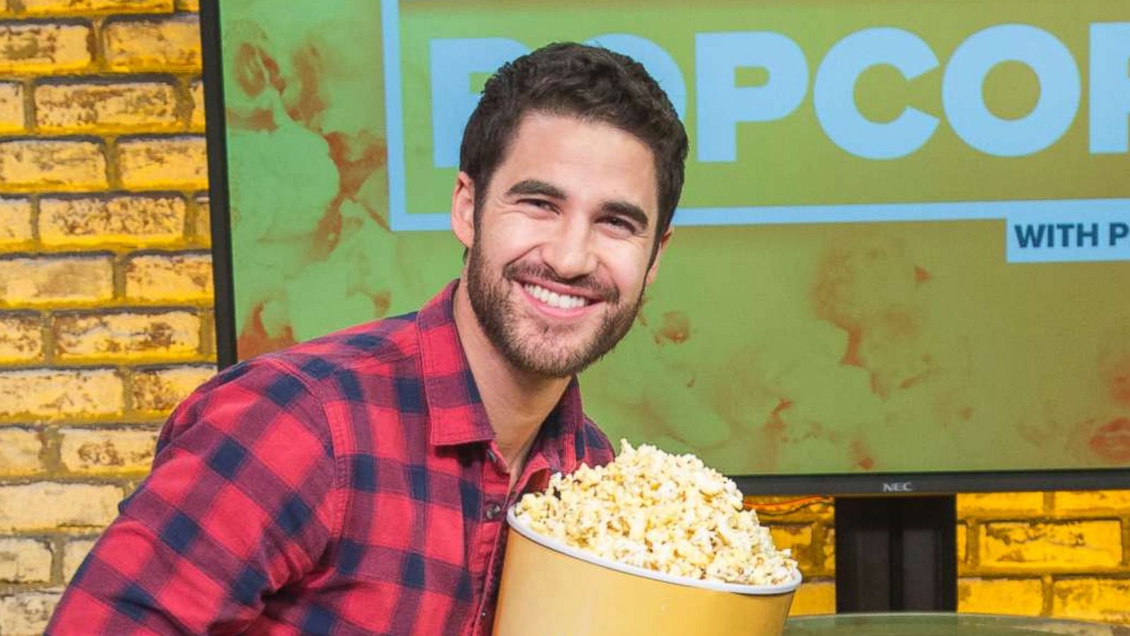 PHOTO: Darren Criss appears on "Popcorn with Peter Travers" at ABC News studios, Jan. 31, 2018, in New York City.