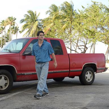 PHOTO: Darren Criss in "American Crime Story."