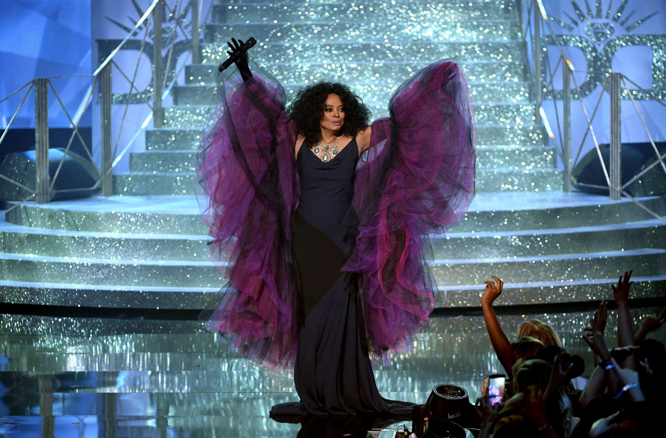 PHOTO: Honoree Diana Ross performs onstage during the 2017 American Music Awards at Microsoft Theater, Nov. 19, 2017, in Los Angeles.