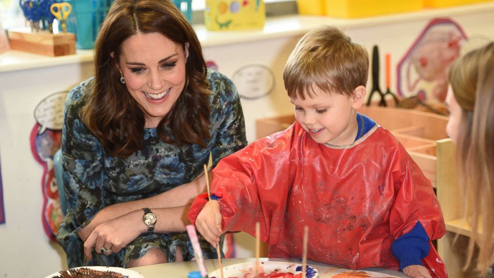 Pregnant Princess Kate visits with schoolchildren a day after ...