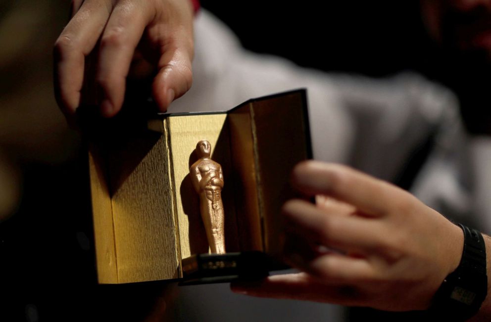 PHOTO: An Oscar-shaped chocolate is displayed during a media preview of this year's Academy's Governors Ball in Los Angeles, March 1, 2018. 