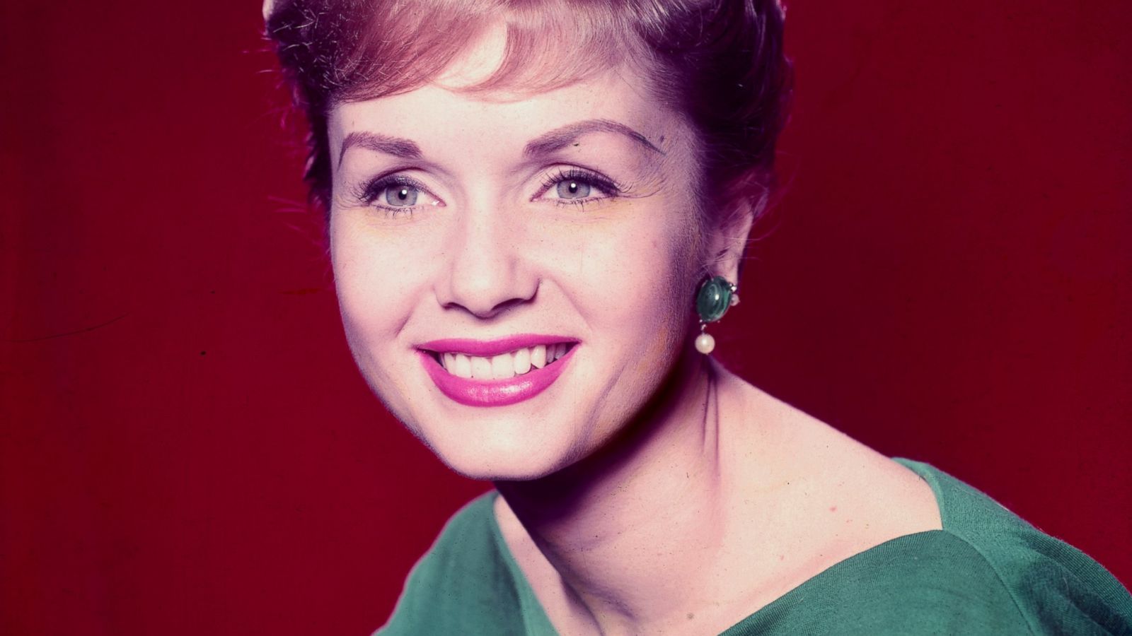 Debbie Reynolds dies at 84