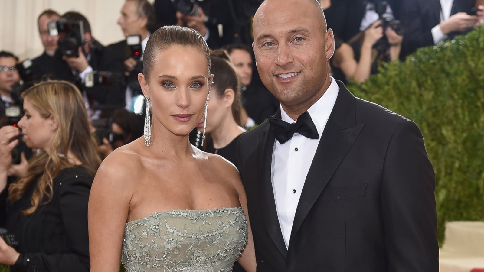 Derek Jeter and wife Hannah expecting first child 