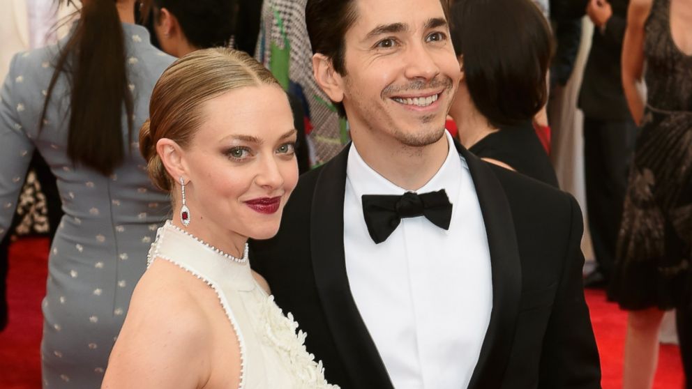 PHOTO: Amanda Seyfried and Justin Long attend the "China: Through The Looking Glass" Costume Institute Benefit Gala on May 4, 2015 in New York City. 