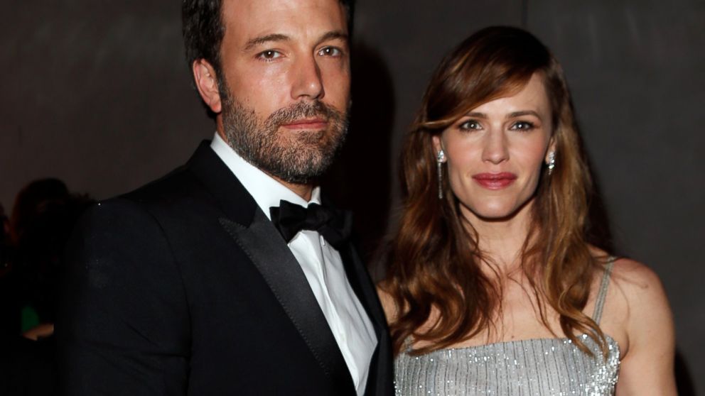 Actor/director Ben Affleck (L) and actress Jennifer Garner attend the 2014 Vanity Fair Oscar Party on March 2, 2014 in West Hollywood, California. 