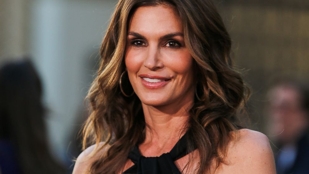 PHOTO: Cindy Crawford attends the premiere of "Return To Zero" at the Paramount Theater on the Paramount Studios lot on May 1, 2014 in Hollywood, Calif.