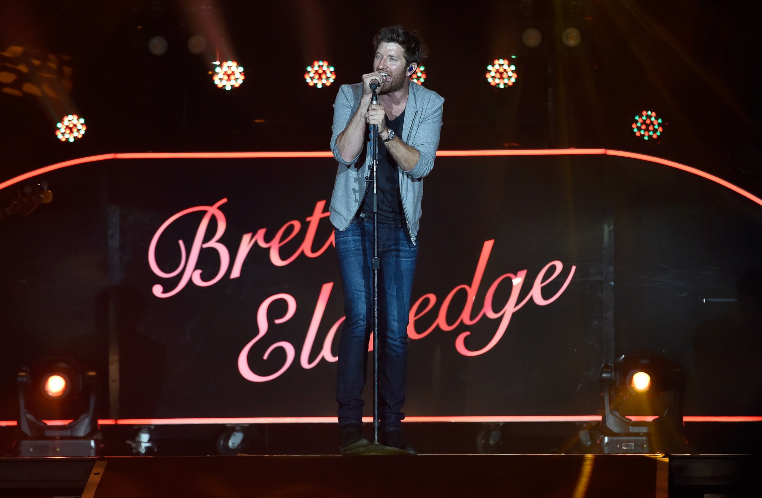 PHOTO: Brett Eldredge performs during the Route 91 Harvest country music festival on Oct. 4, 2015 in Las Vegas.