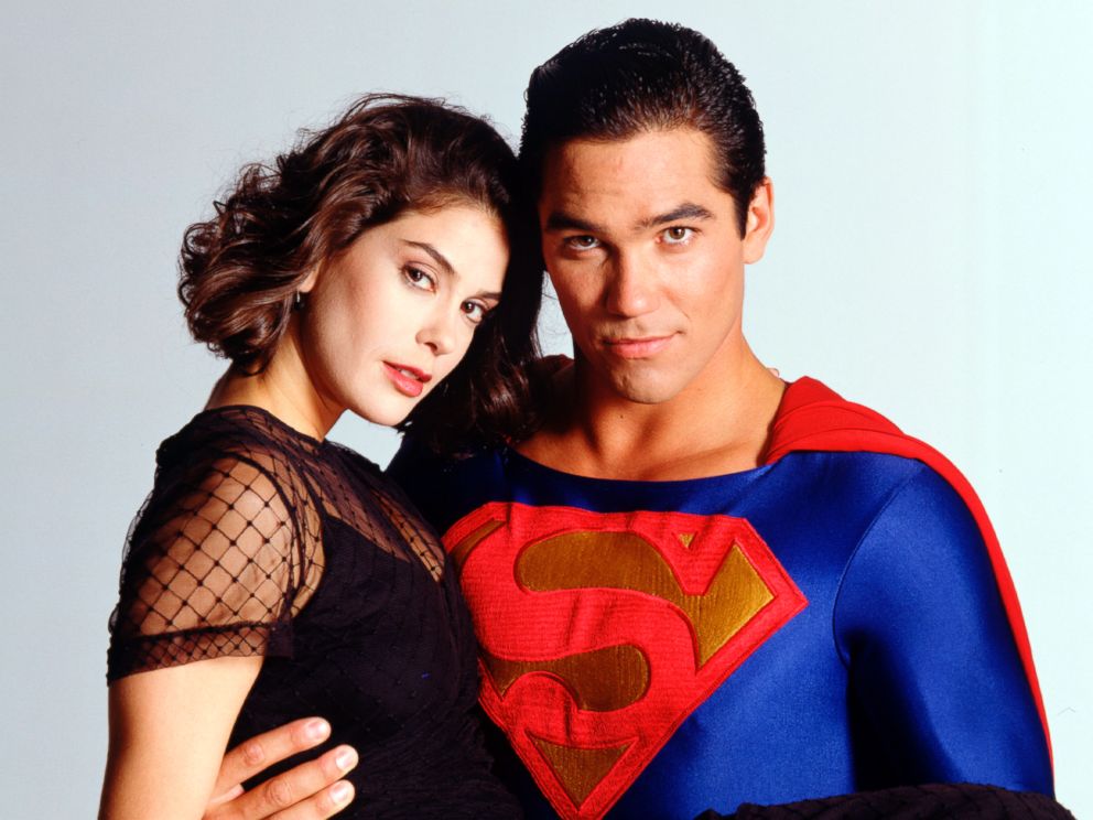 PHOTO: Teri Hatcher and Dean Cain pose for a photo for Lois and Clark: The New Adventures of Superman, Aug. 16, 1994.