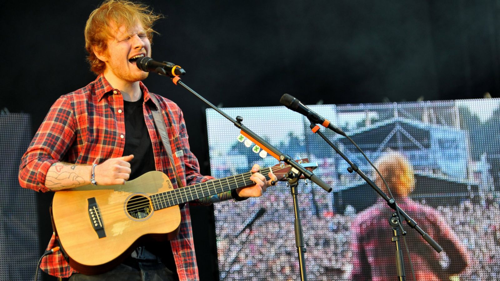 The One Piece Of Advice Ed Sheeran Got From Taylor Swift Pharrell And Chris Martin Abc News