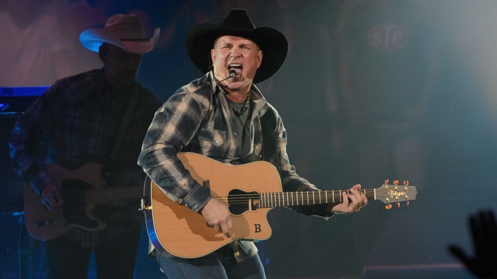 Garth Brooks performs on stage at Allstate Arena on Sept. 5, 2014 in Rosemont, Ill.