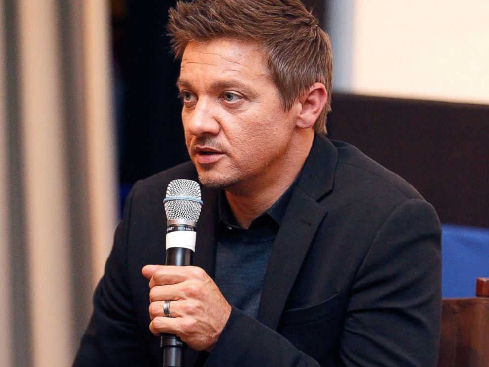 PHOTO: Actor Jeremy Renner answers audience questions on Sept. 23, 2014 in Washington, DC.