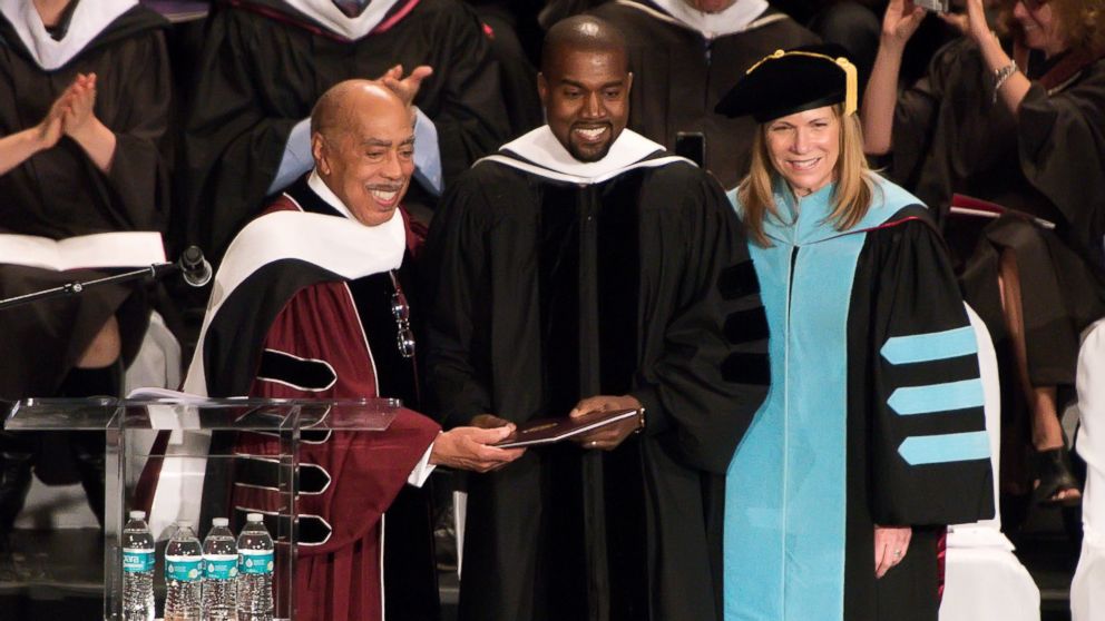 PHOTO: Kanye West receives an honorary doctorate at the School Of Art Institute Of Chicago on May 11, 2015 in Chicago, Ill.