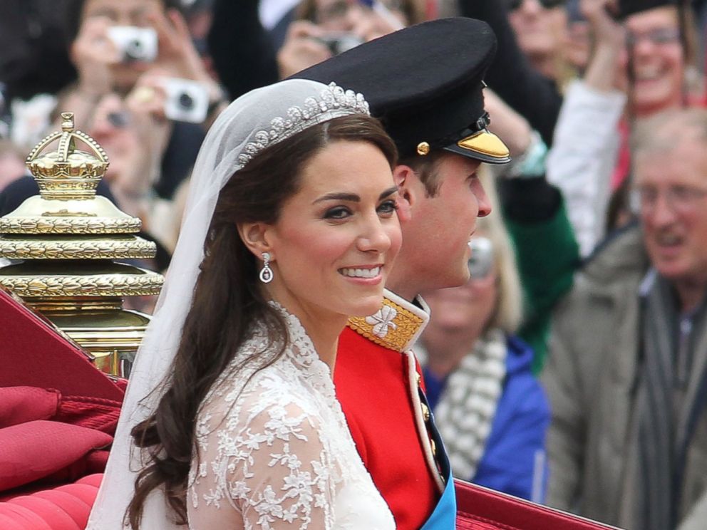 Duchess Kate S First State Banquet Diamonds And Dresses The Duchess Might Wear Abc News