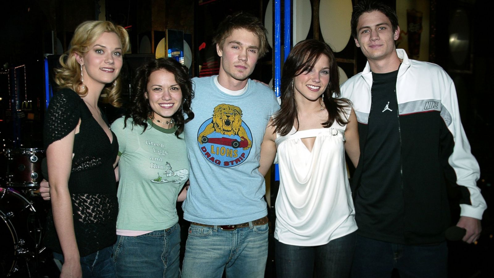 See the Cast of 'One Tree Hill' Reunite in Paris - ABC News