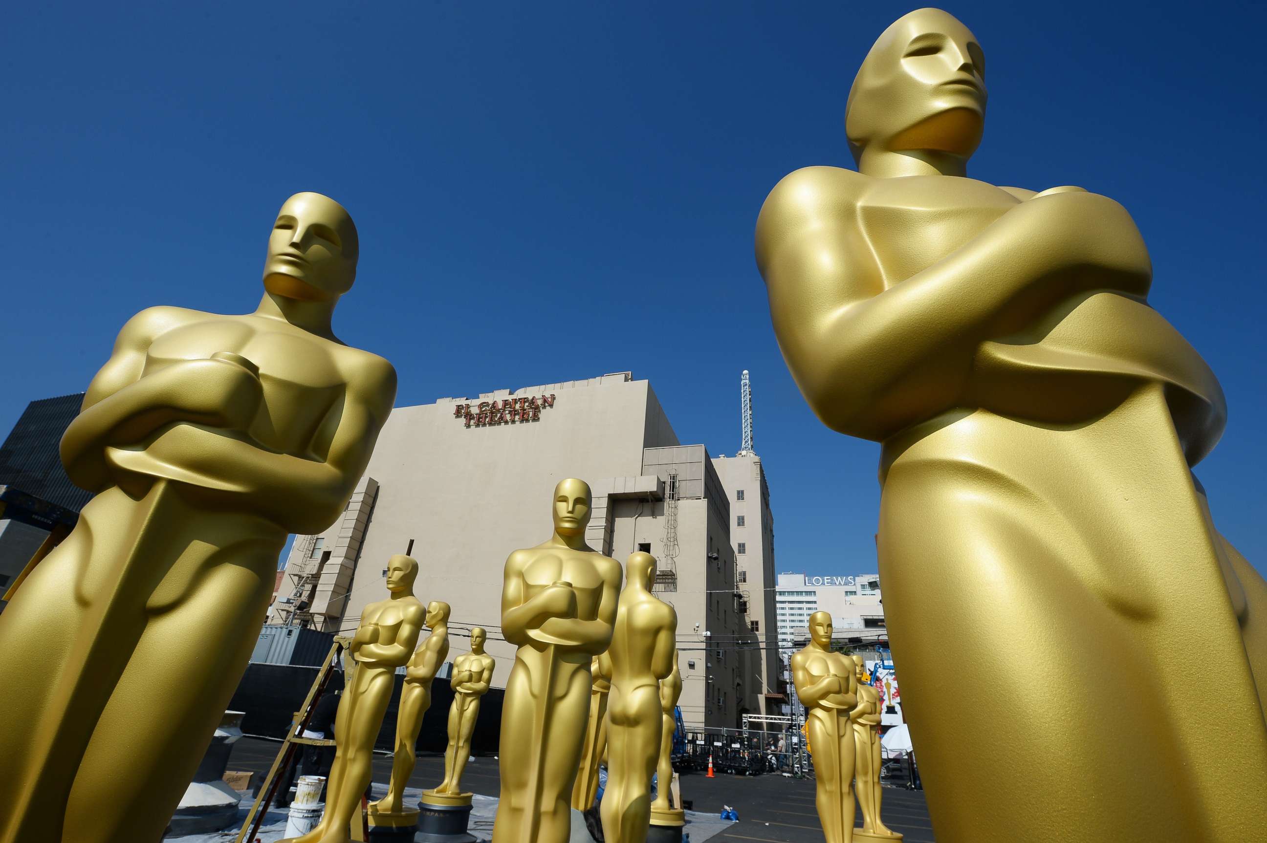 PHOTO: Oscar statues are seen near the red carpet as preparations are underway for the 87th annual Academy Awards, Feb. 18, 2015 in Hollywood, Calif.