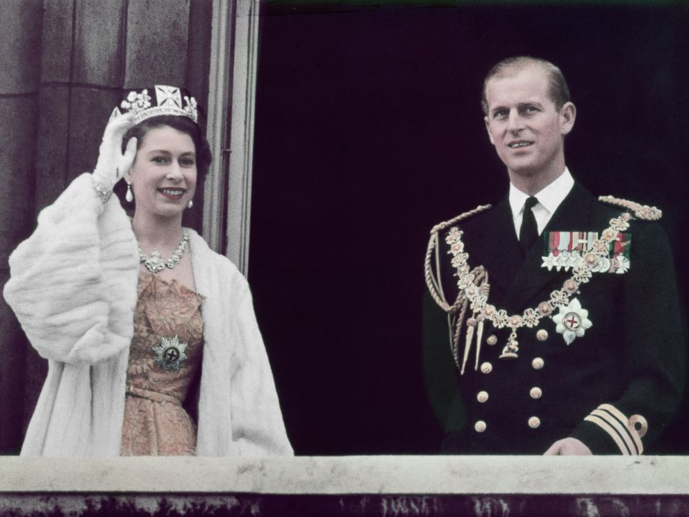 PHOTO:Queen Elizabeth II waving from the balcony at Buckingham Palace with her husband Prince Philip Duke of Edinburgh in 1953.  