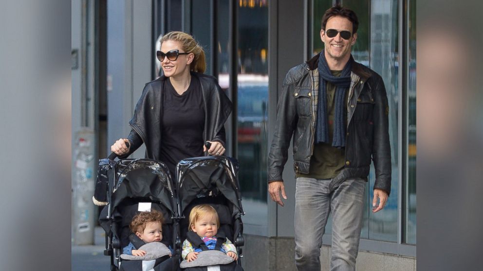 PHOTO: Anna Paquin and Stephen Moyer with their twins, Poppy Moyer and Charlie Moyer are seen   on November 10, 2013 in New York City. 