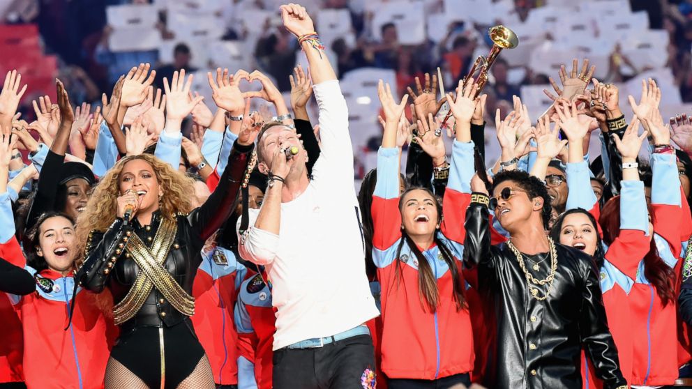 Beyoncé & Bruno Mars Crash the Pepsi Super Bowl 50 Halftime Show