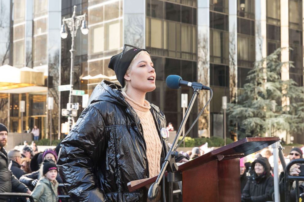 PHOTO: Halsey speaks at women's march in New York at Central Park West, Jan. 20, 2018.