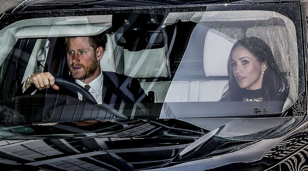 PHOTO:Prince Harry and Meghan Markle leave Kensington Palace for the Royal Christmas lunch at Buckingham Palace, London, Dec. 20, 2017. 