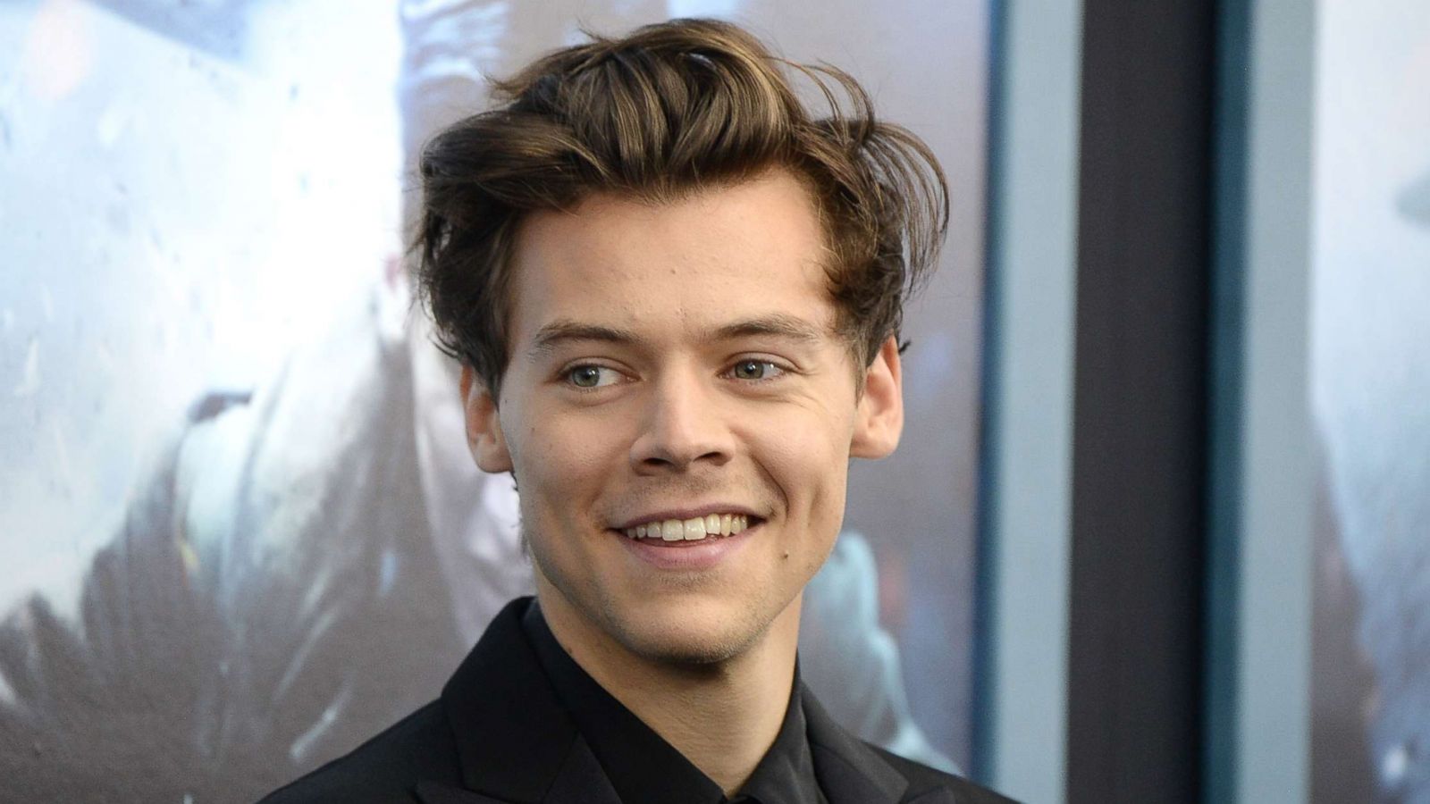 PHOTO: Harry Styles attends the "DUNKIRK" premiere in New York City.