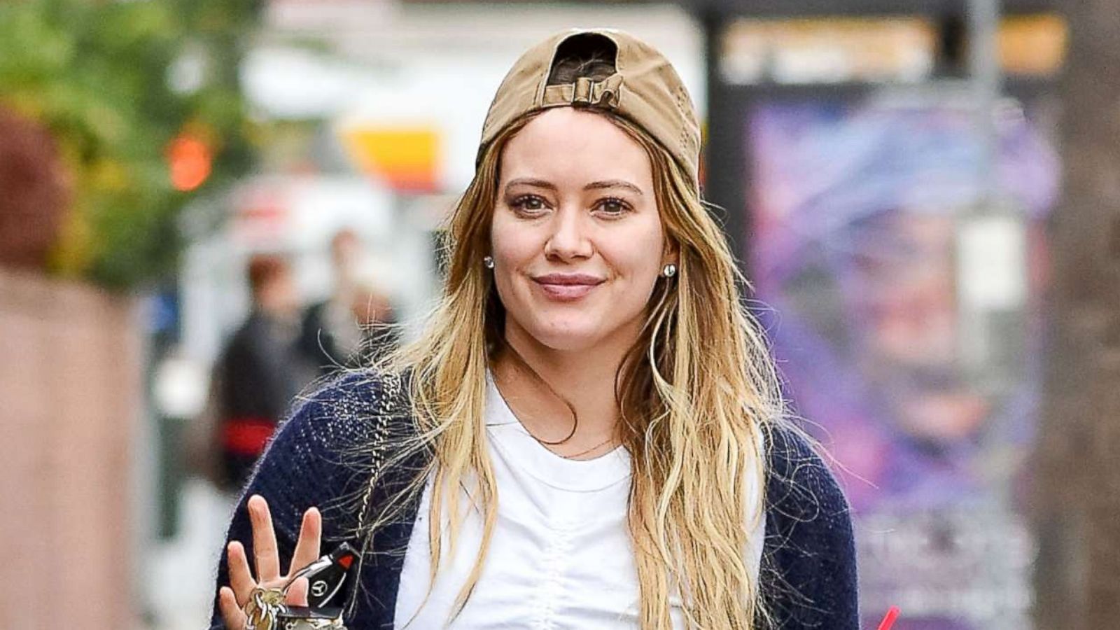 March 3, 2013 - Beverly Hills, California - Hilary Duff carries