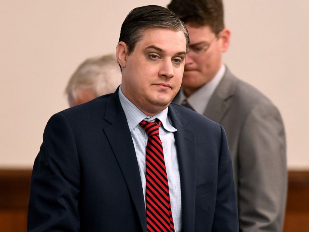 PHOTO: Zachary Adams walks to his seat at the Holly Bobo murder trial, Sept. 21, in Savannah, Tenn.