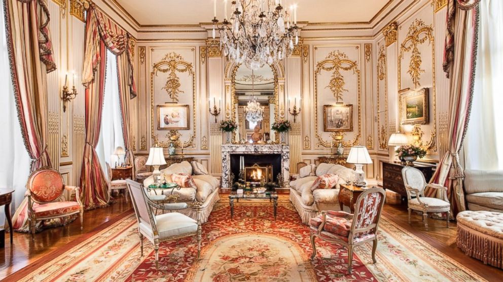 PHOTO: A view of the ballroom inside the penthouse at 1 East  62nd St. in New York City. Joan Rivers' former residence is on the market for $28 million.