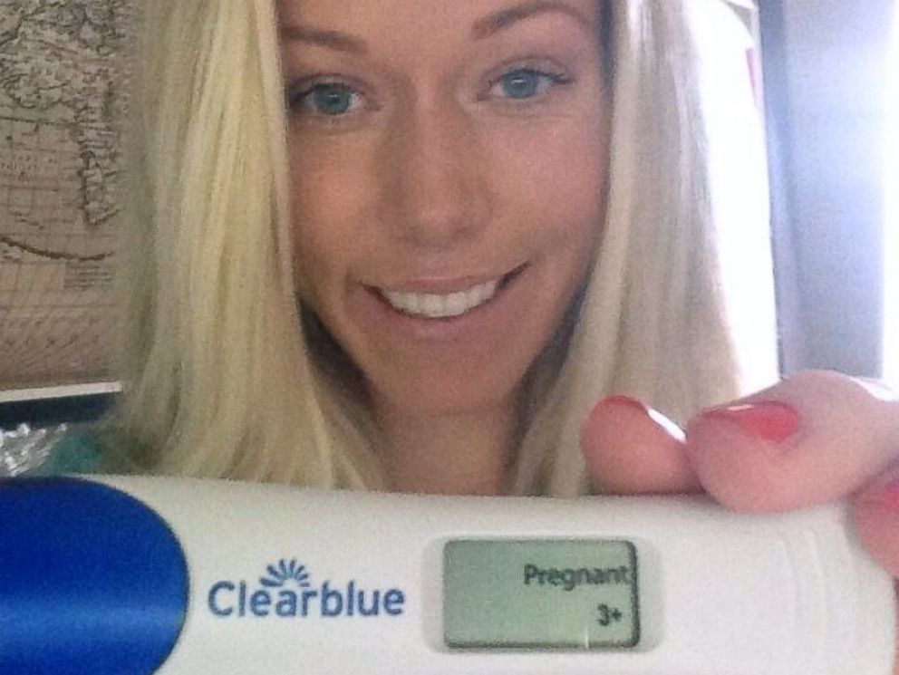 PHOTO: Kendra Wilkinson shows her positive pregnancy test result in a photo she tweeted on Oct. 31, 2013.