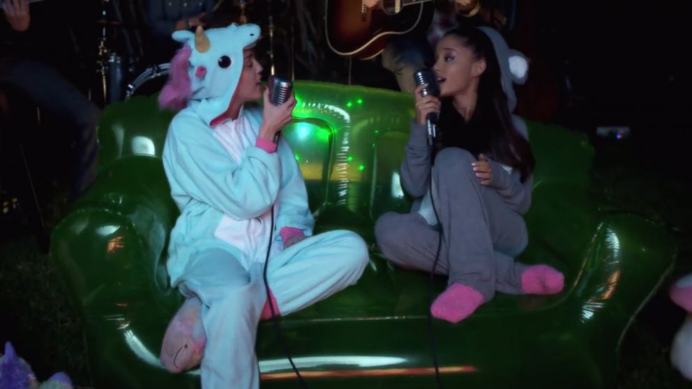 VIDEO: Miley Cyrus and Ariana Grande Cover 'Don't Dream It's Over'