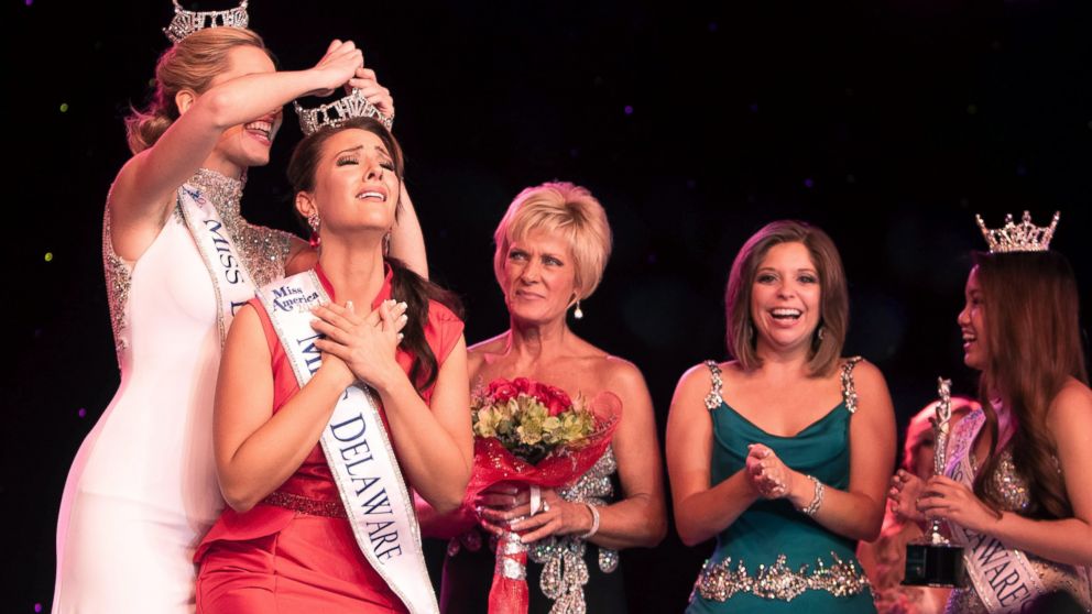 Amanda Longacre is crowned Miss Delaware 2014 in the Rollins Center of Dover Downs Hotel & Casino in Dover, Delaware on June 14, 2014.