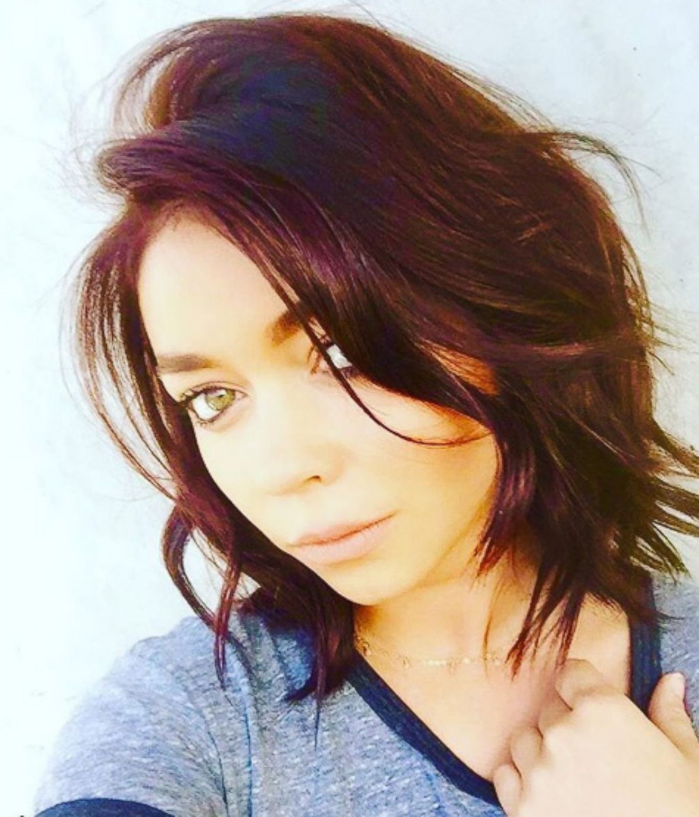 Sarah Hyland Goes Red Picture Celebrity Hairdos Abc News