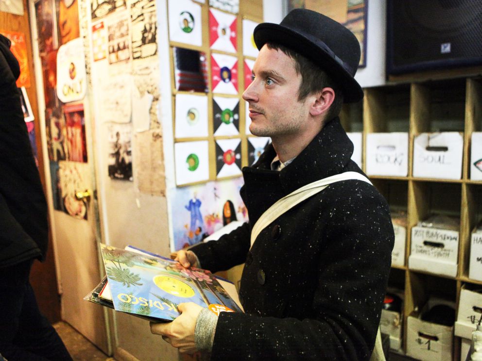 PHOTO: Elijah Wood is pictured waiting to check out at A1 Records in New York City on Jan. 19, 2015.
