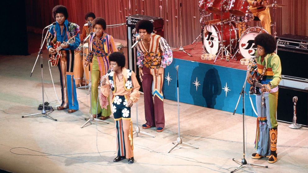 PHOTO: The Jackson 5 perform on stage at the Royal Variety Performance L-R Tito , Marlon, Michael (front) , Jackie and Jermaine Jackson, Nov. 1, 1972, in London.