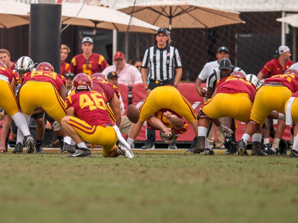 PHOTO: USC long snapper Jake Olson, who has been blind since the age of 12, snaps an extra point attempt.