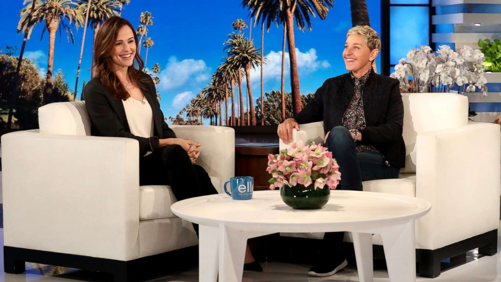 PHOTO: Jennifer Garner speaks with Ellen Degeneres during a taping of "The Ellen DeGeneres Show."