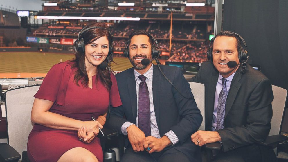 VIDEO: Announcer Jenny Cavnar makes MLB history 