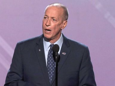 Jim Kelly inspires the room as he's honored with Jimmy V Award at ESPYs