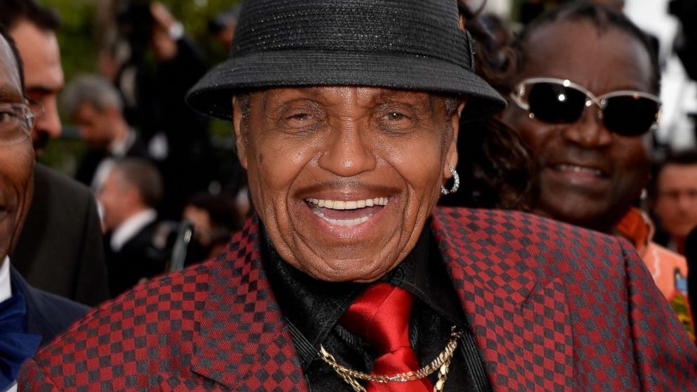 VIDEO: Joe Jackson, the father of Michael Jackson and Janet Jackson and the manager of the famed Jackson family, died Wednesday, a family source confirms to ABC News. He was 89.
