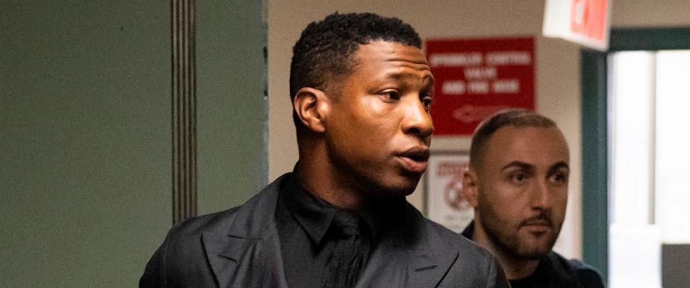 PHOTO: Actor Jonathan Majors arrives at court for a trial on his domestic violence case, Monday, Dec. 4, 2023, in New York.