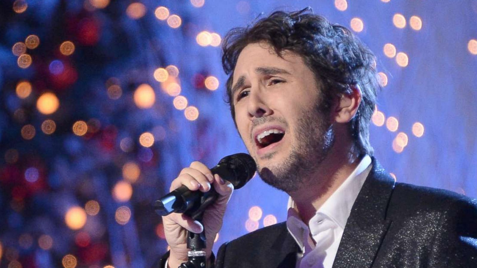 PHOTO: Josh Groban performs on the 19th annual "A HOME FOR THE HOLIDAYS WITH JOSH GROBAN," a holiday special featuring inspirational stories about foster care adoption, to be broadcast, Dec. 19, 2017, on the CBS Television Network.